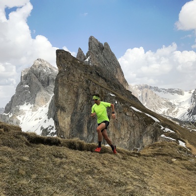 Running in the Dolomites – sunshine and snow up to the waist